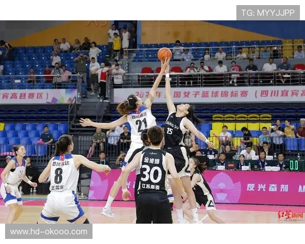 四川女曲决赛开局流畅配合，迅速确立领先优势